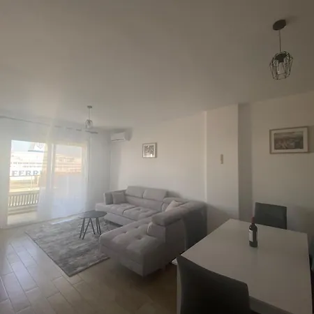 Port View In アパート