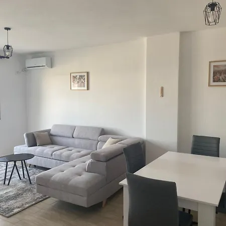 Port View In ドゥラス