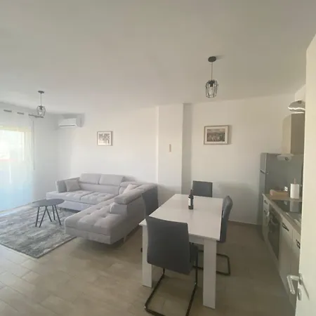 Port View In דירה דורס