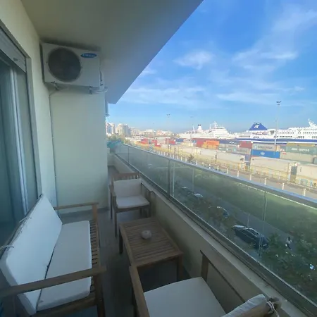 Port View In דירה